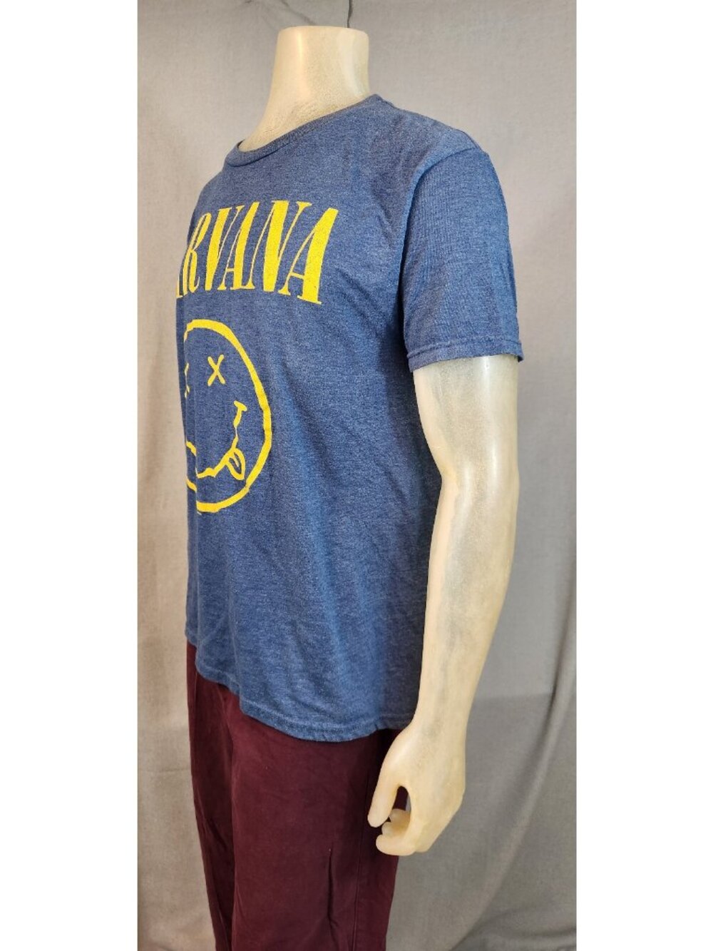Nirvana Smiley Blue 2015 Graphic Print LARGE Crew Nck Short Slv T Shirt Top USED - Picture 4 of 6